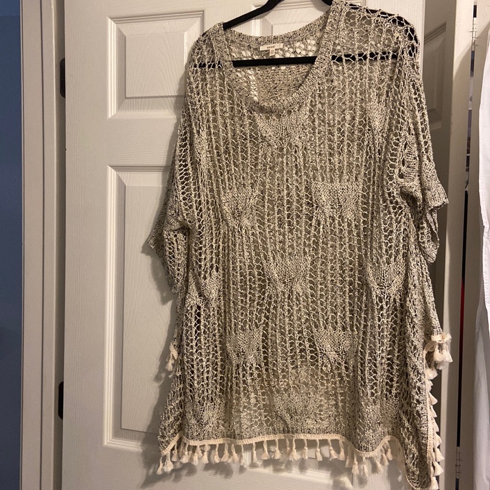 Sweater / cover up